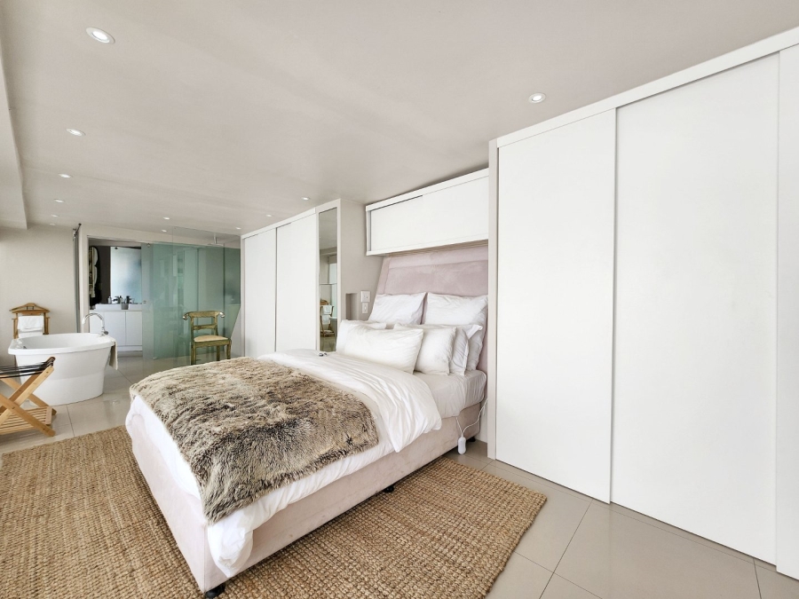 To Let 4 Bedroom Property for Rent in Clifton Western Cape